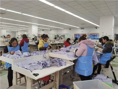 訂單激增，梁平服飾企業(yè)開足馬力忙生產(chǎn)
